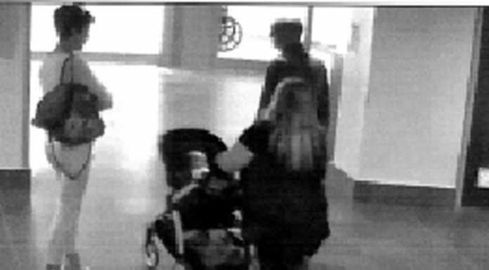 Rubano un passeggino in ospedale: denunciate tre donne