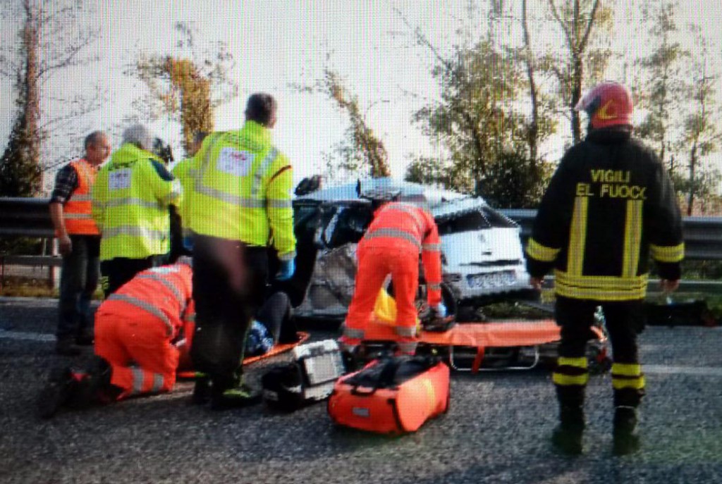 Suello: scontro in SS36, un ferito e code in direzione Lecco