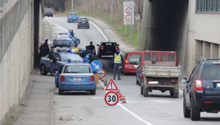 Controlli a Rivabella, maxi posto di blocco della Stradale