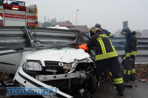 incidente costa auto guardrail (1)