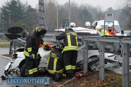 incidente costa auto guardrail (2)