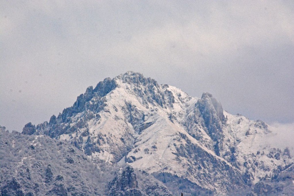 La Fiamma olimpica in vetta alla Grignetta con i Ragni di Lecco