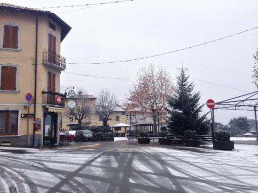 strade imbiancate anche a Cassina Valsassina 