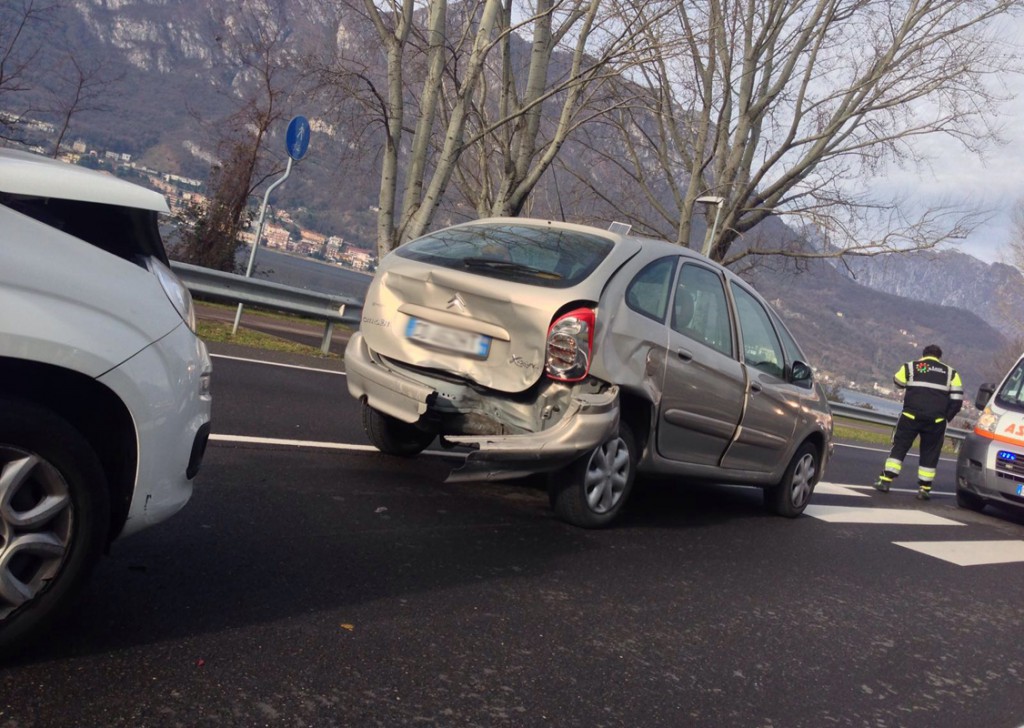 Tamponamento sul viale Brodolini: due feriti lievi