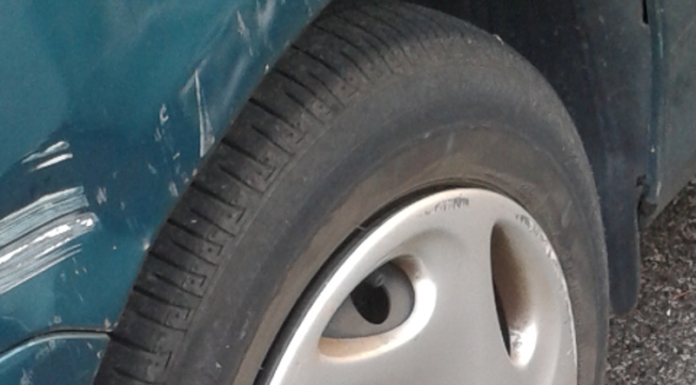 Gomme bucate, “foratore” seriale in azione ad Acquate