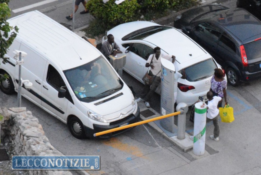 Lecco. Controlli agli stranieri: 4 irregolari, due denunciati
