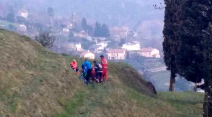 Si schianta sulla Medale con il paracadute, ferito 33enne