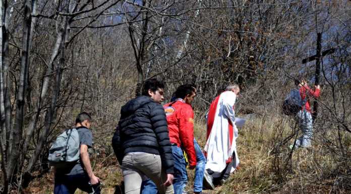 Via Crucis al Sasso di Preguda: “La croce è la cattedra di Dio”