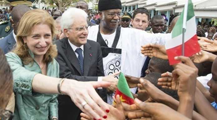 Mattarella in Camerun incontra i volontari del COE