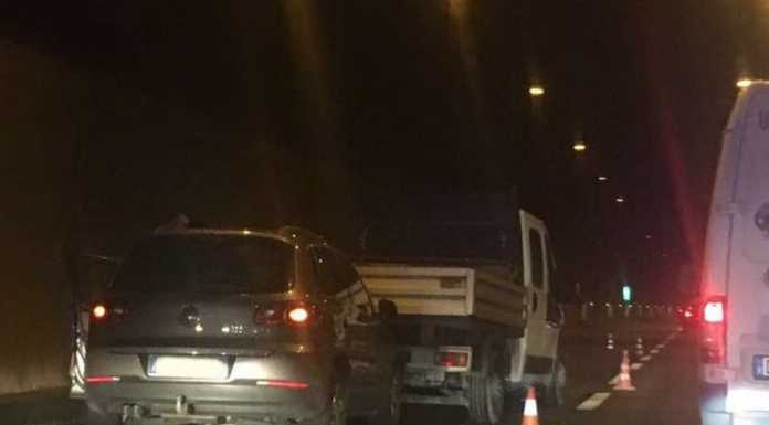 SS 36: tamponamento nel tunnel del Barro in direzione Nord