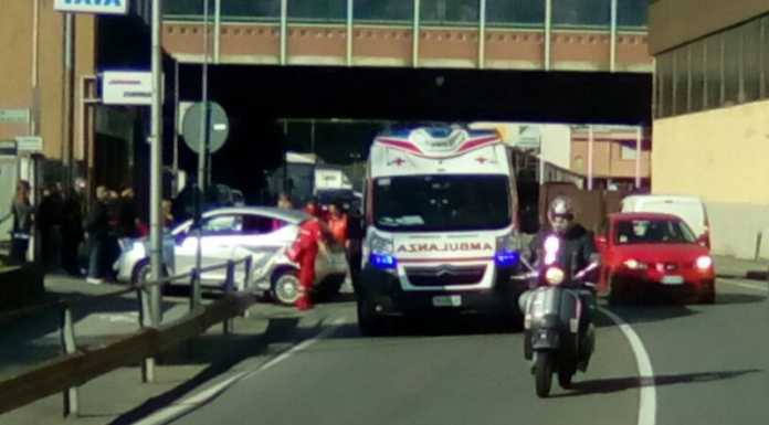 Pescate. Auto contro moto, biker finisce all’ospedale