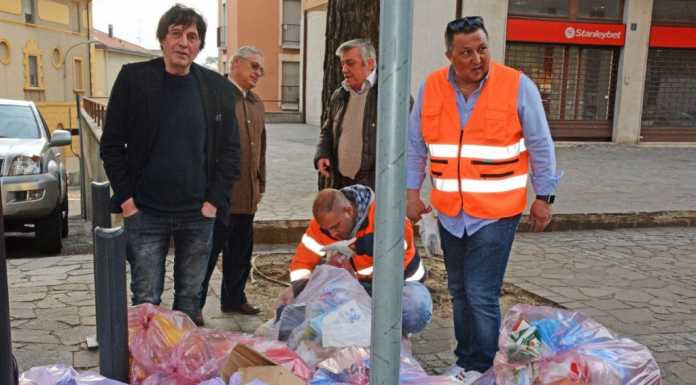 Rifiuti e inciviltà: ora si multa, “pizzicati” gli esercenti