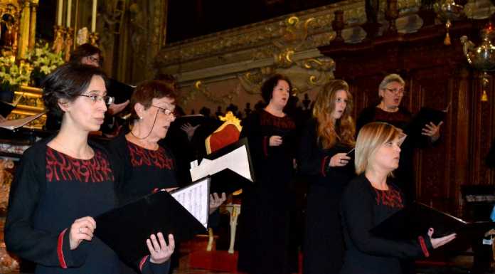 Voci femminili per l’Unicef. Mandello applaude due cori