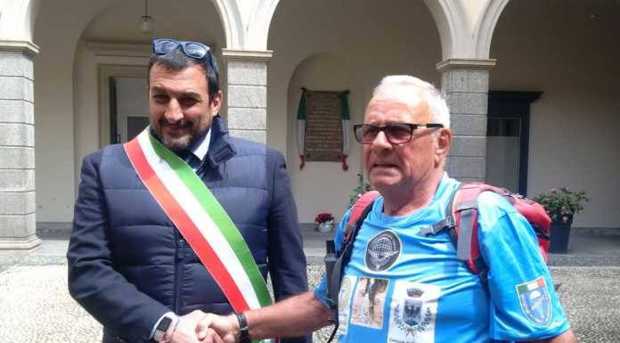 Da Aosta a Palermo a piedi: tappa a Lecco per Alessandro Bellière