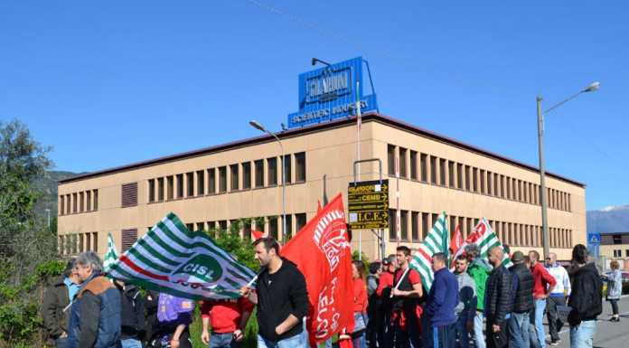 Metalmeccanici a Mandello: “Vogliamo un contratto rispettoso”