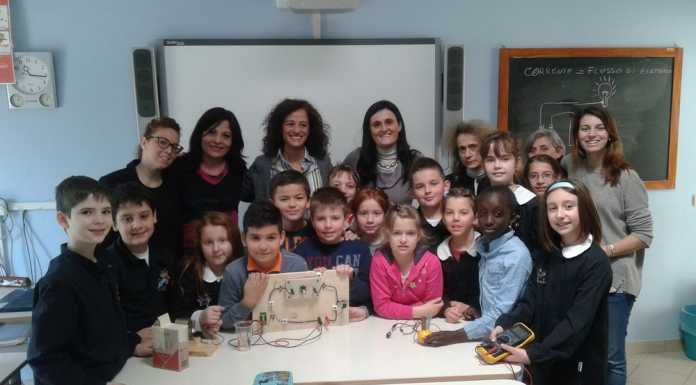 A Suello gli alunni producono energia con limoni e pomodori