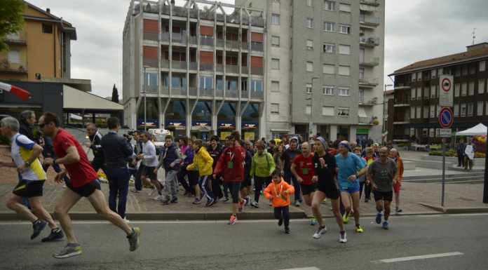 La pioggia non ferma la “Camminata stop leucemia”, al via in 180