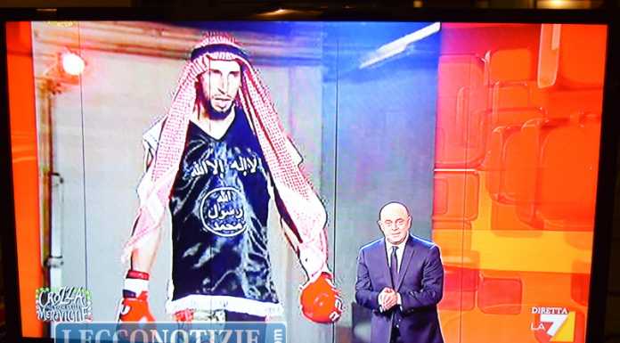 L’ironia di Crozza sui terroristi: “A Lecco i promessi esplosi”