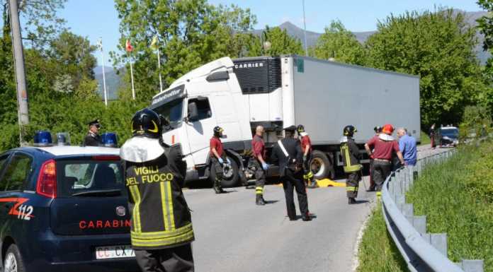 Barzago, scontro tra moto e camion, muore un 49enne