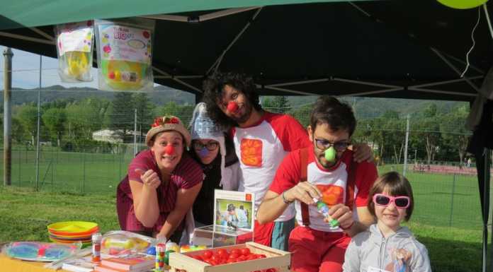 Calolzio, la marcia di oltre 200 nasi rossi lungo l’Adda