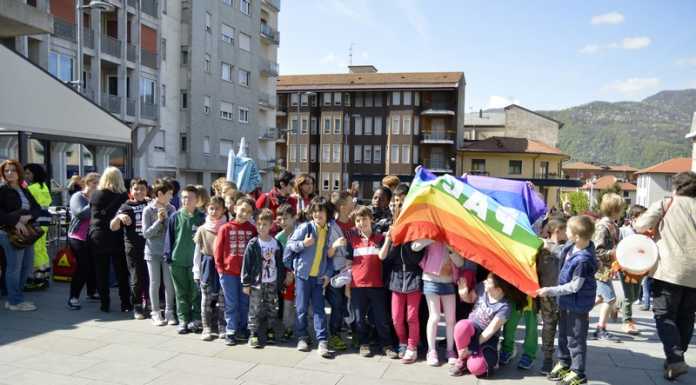 Calolzio: 500 bambini delle scuole in marcia per la pace