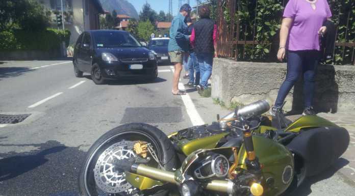 Olginate. Auto contro moto, paura per il biker