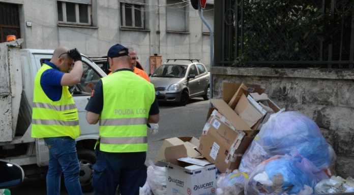 Raccolta rifiuti: codici a barre sui sacchi per sanzionare chi sbaglia