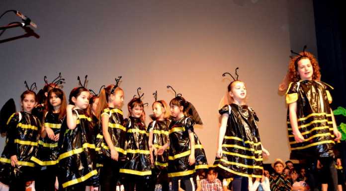 Santa Giovanna Antida, alunni sul palco con “Vita da favole”