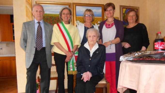 Valmadrera: 100 candeline per la sig.ra Palmira Vassena