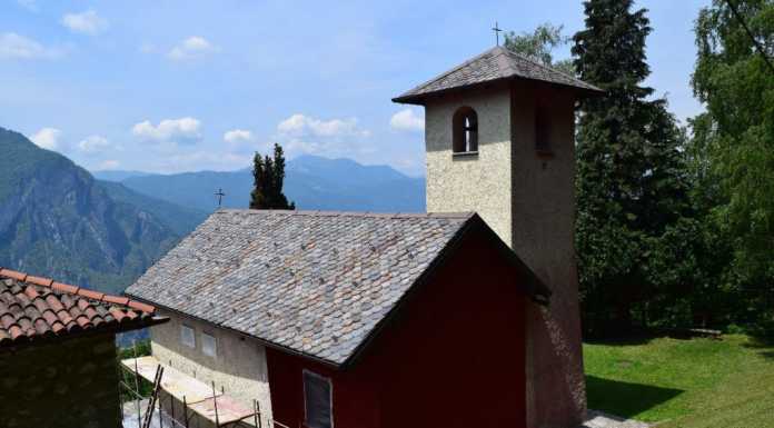 Alpini al lavoro, si ridipinge di rosso la chiesetta del S. Martino