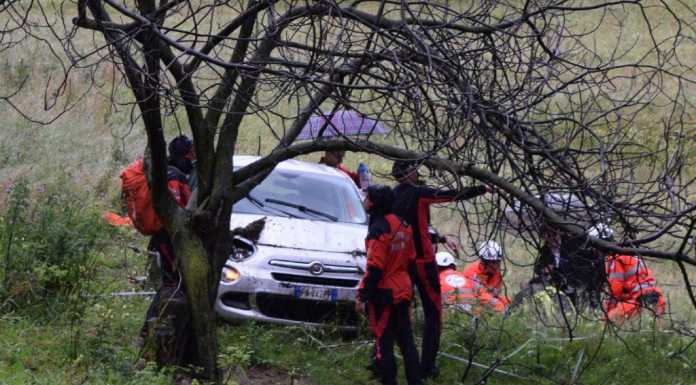 Ex sindaco di Pescate fuori strada con l’auto, miracolati in 4