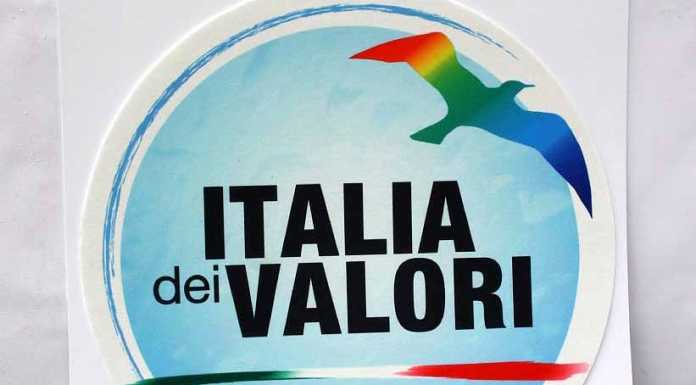 Legittima difesa: a Bosisio l’IDV fa il pieno di firme, ben 700