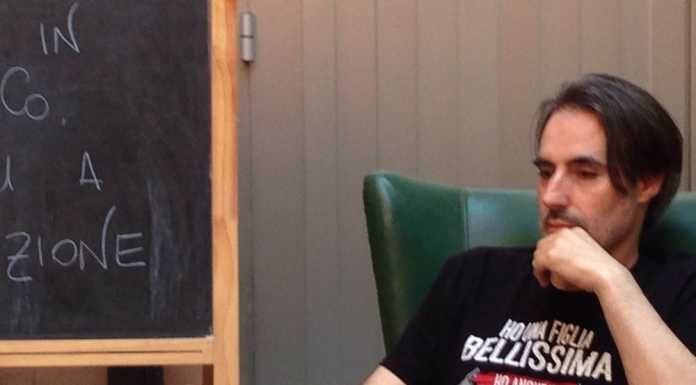 “Notti in bianco, baci a colazione”, Bussola a Lecco presenta il suo libro