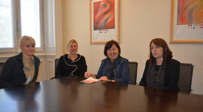 “Un mestiere che si tocca”, apre la mostra al Palazzo del Commercio