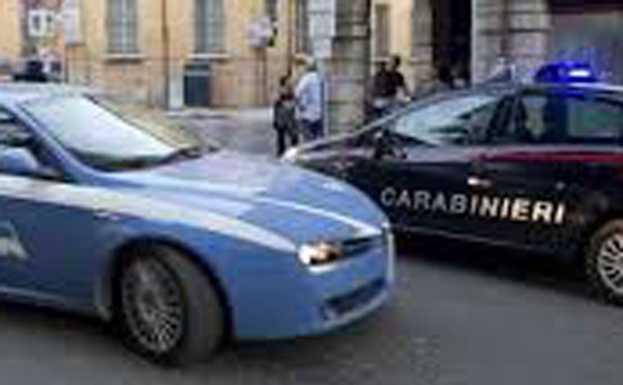 Inseguito fugge nel fiume, individuato, lo arrestano a casa