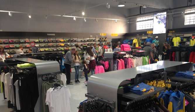 Lecco. Sport Hub, in molti all’inaugurazione del nuovo shop outdoor