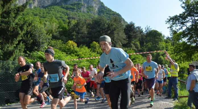 La Sgambata unisce sportivi, famiglie e le anime di due rioni