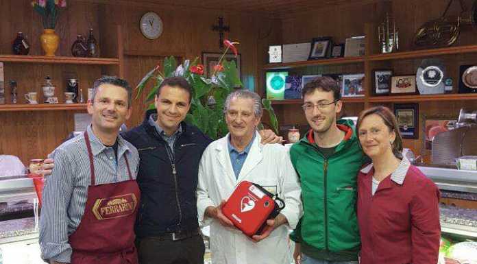 La CRAI di Maggianico festeggia il 50° donando un defibrillatore