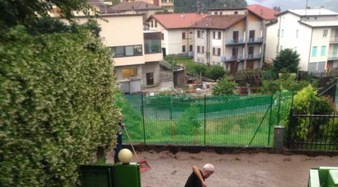 Fiume di fango in via Montessori, “Colpa delle grate otturate”