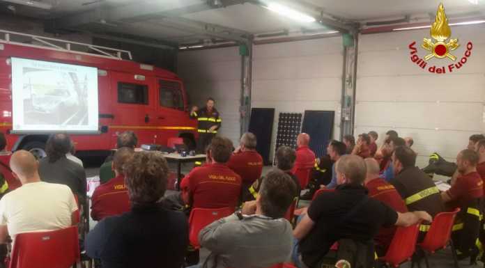 Pannelli fotovoltaici: operatori del settore a lezione dai pompieri