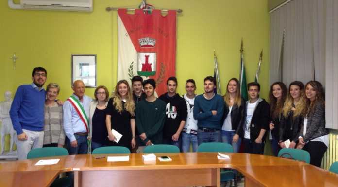 Lierna ai diciottenni: “Il futuro è nelle vostre mani”