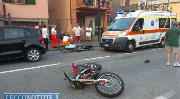 Calolzio. Brutto incidente tra auto e moto, 18enne e 26enne all’ospedale