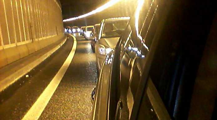 SS36. Code all’imbocco dell’attraversamento di Lecco in direzione Nord