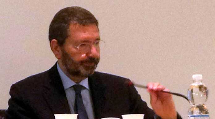 “Un marziano a Roma”, Marino a Lecco presenta il suo libro