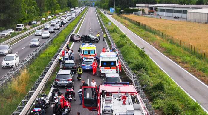 Carambola in “super”, feriti e traffico paralizzato a Nibionno