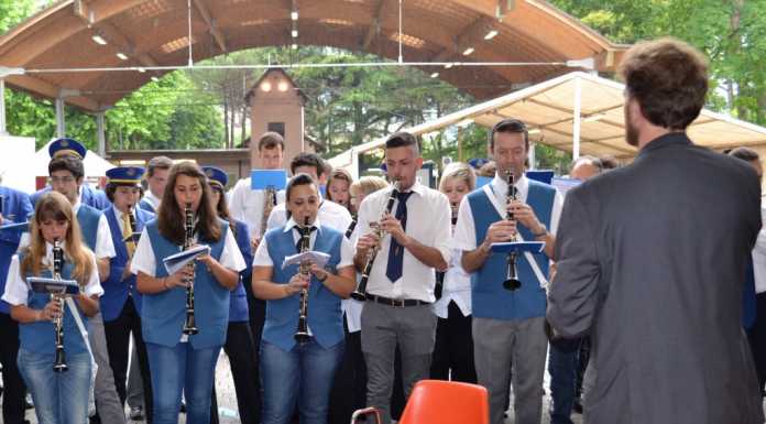 Quattro bande a Mandello, sabato 25 sfilata e concerto