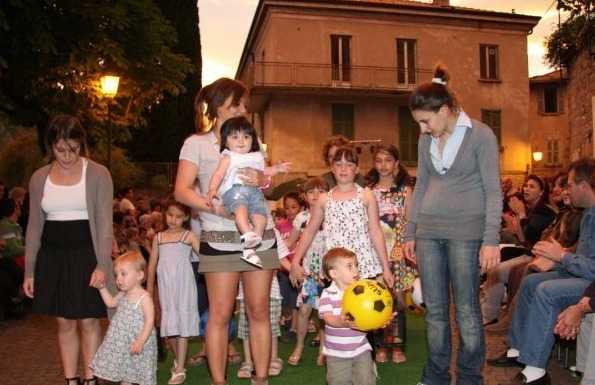 Bimbi e modelle in sfilata sabato 18 al Lido di Mandello
