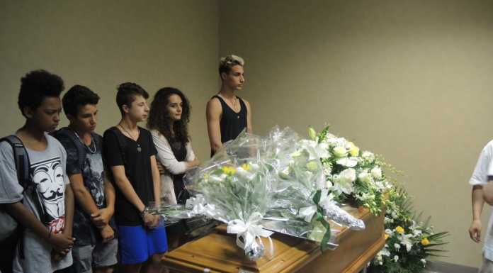 Lecco, l’ultimo saluto a Ke Jie Liu: “Ora riposa in pace”