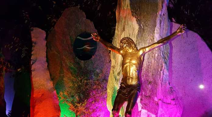 Varenna. Sabato 9 la statua di Cristo torna nelle acque del lago