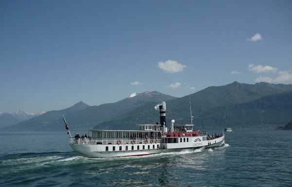 Tesori del Lago di Como. In treno da Milano a Varenna, poi in battello